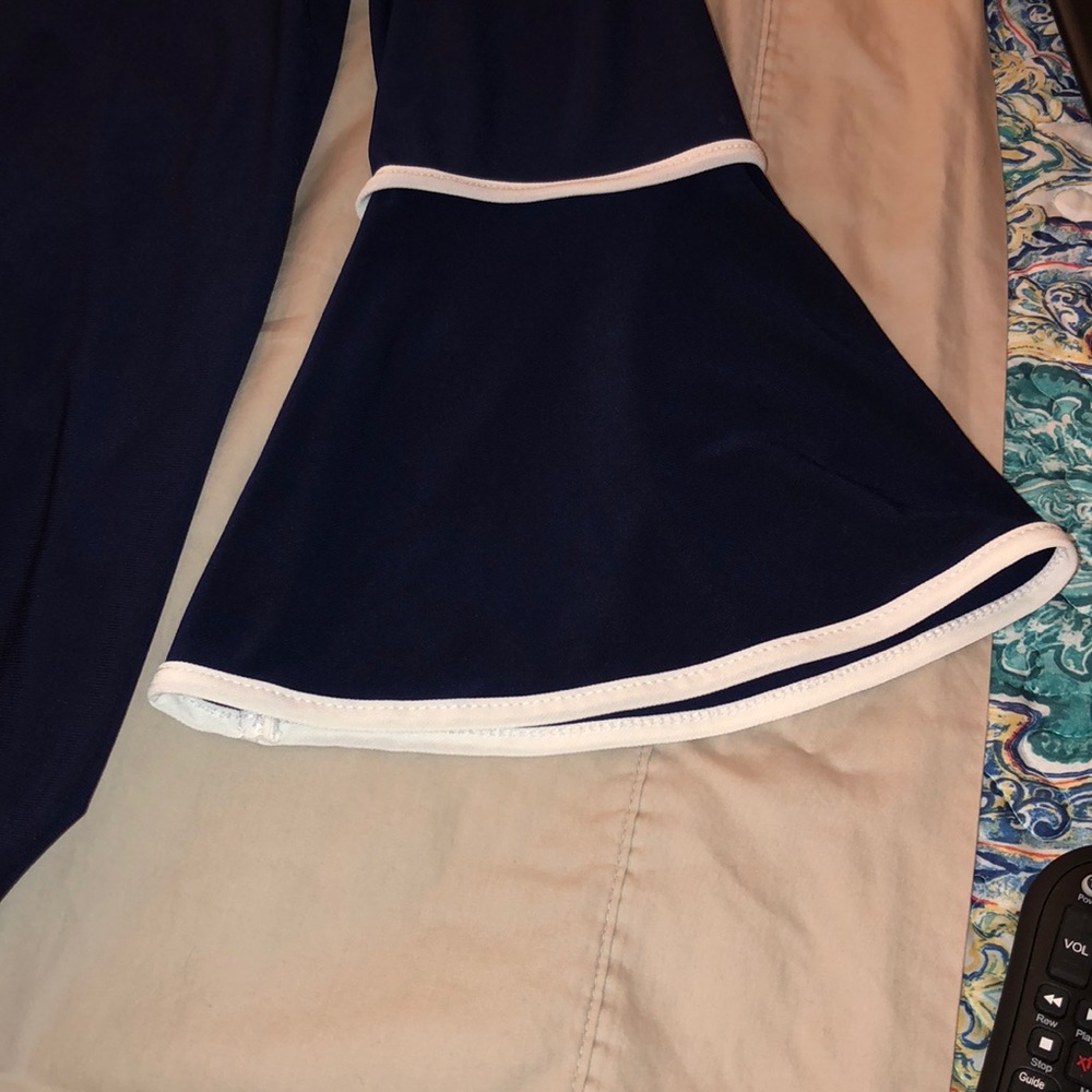 NWOT Bell Sleeved Top - Picture 2 of 3